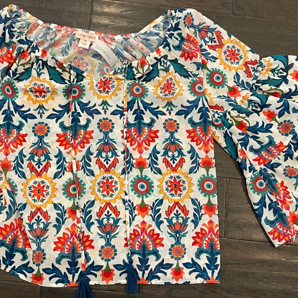 Flying Tomato blouse. Size medium. Never worn with tags.